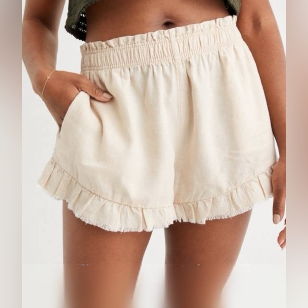 aerie Cream Ruffle Trim Elastic Waist Shorts